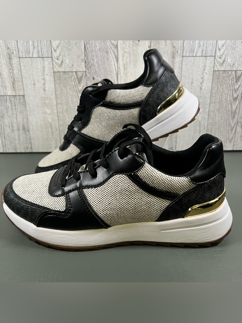 Michael Kors LS21J Sneakers Size 6.5 – Excellent Condition